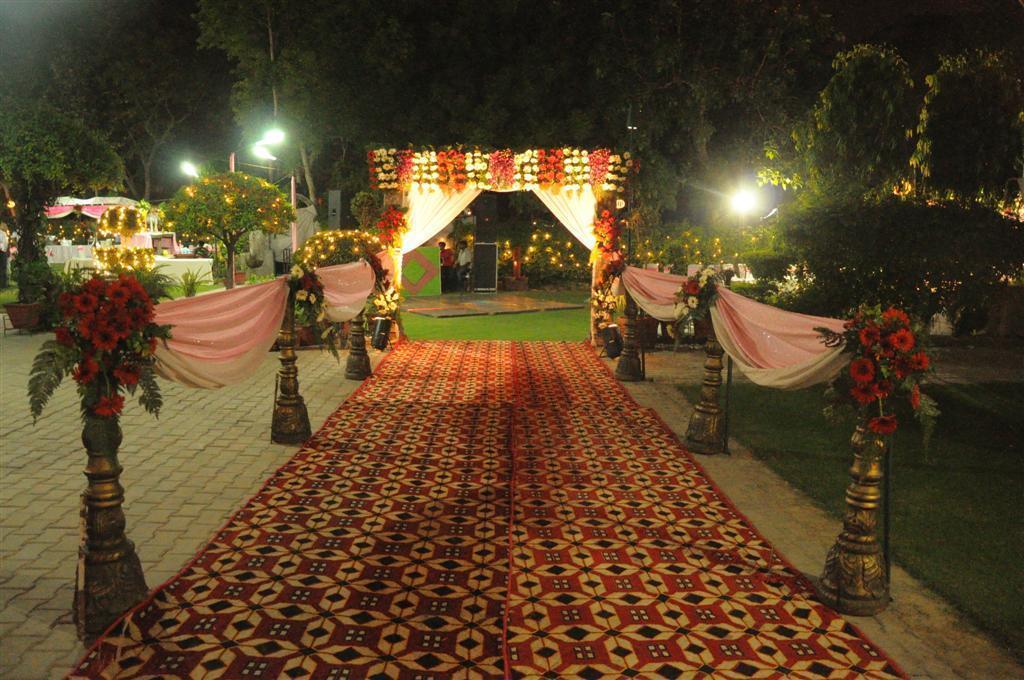 Hotel Ekant Faridabad Εξωτερικό φωτογραφία