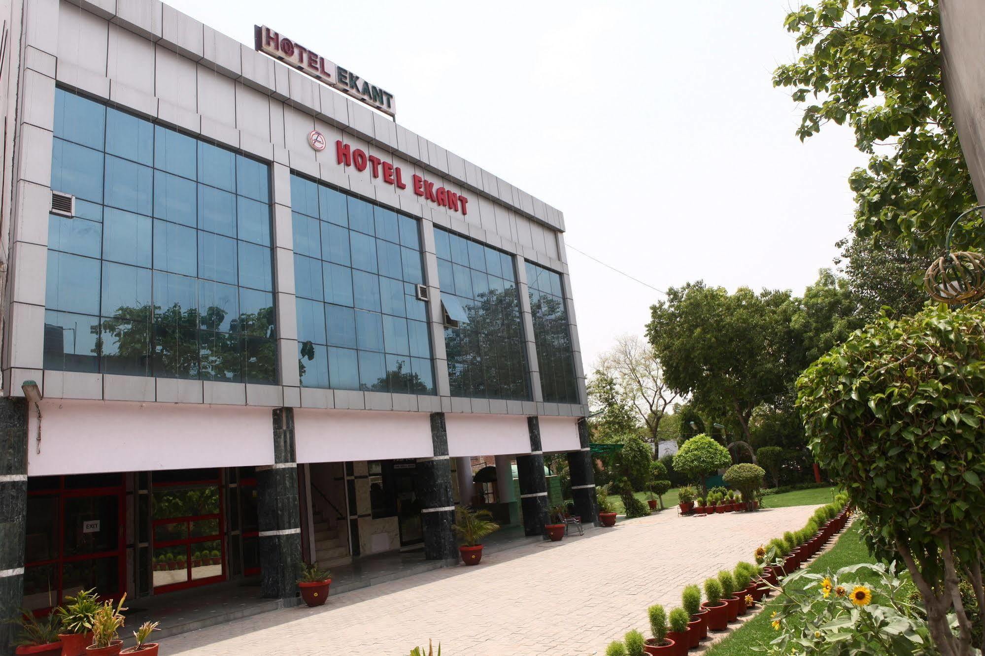 Hotel Ekant Faridabad Εξωτερικό φωτογραφία